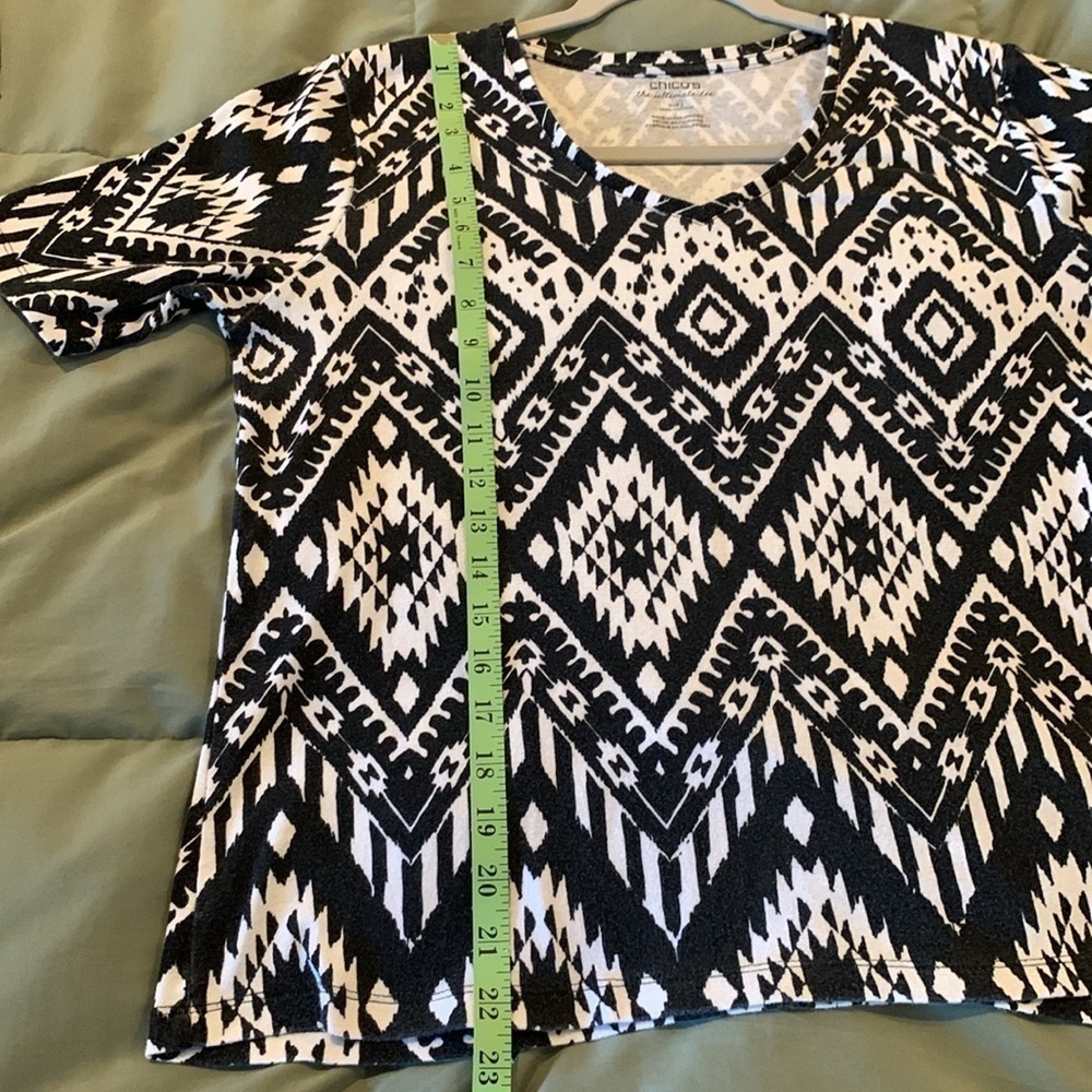 Chico’s Womens the ultimate tee. Black&White Aztec design. 100% Cotton. Size 2.  - Picture 6 of 6